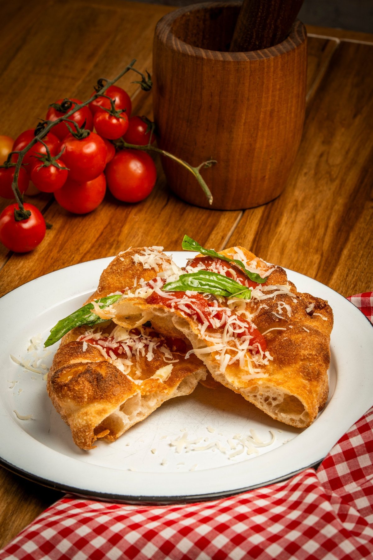 Fried pizza bread on wood table